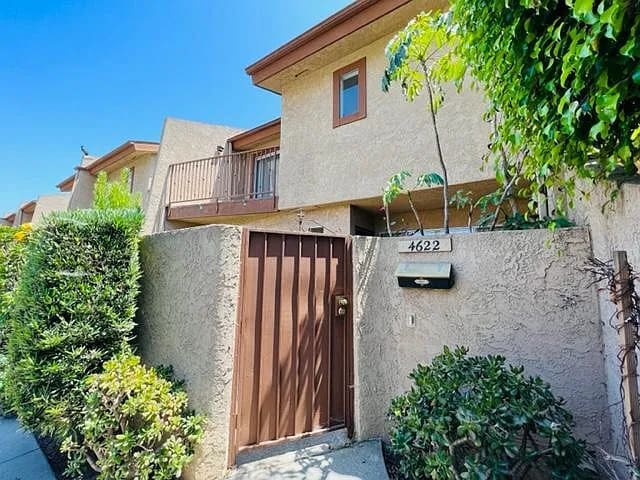 property at 4622 W Broadway