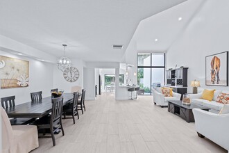 2442 Windsor Way Ct in Wellington, FL - Building Photo - Building Photo
