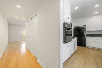 2803 Arizona Ave in Santa Monica, CA - Building Photo - Building Photo