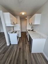 9560 163 St NW in Edmonton, AB - Building Photo - Building Photo