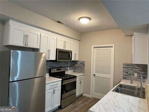 662 Bellemeade Dr SW in Marietta, GA - Building Photo - Building Photo