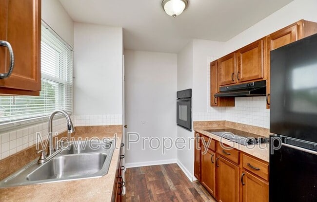 6681 Chesapeake Dr in Florissant, MO - Building Photo - Building Photo