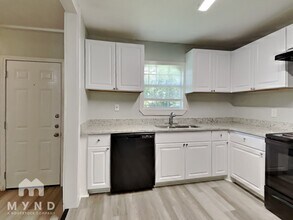 2818 4th Ave N in Texas City, TX - Building Photo - Building Photo