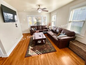 2807 Vaulx Ln in Nashville, TN - Foto de edificio - Building Photo