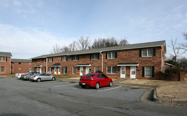 Birchwood Manor in Kernersville, NC - Building Photo - Building Photo