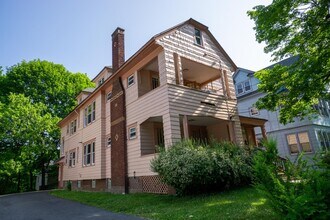 1213 Madison St in Syracuse, NY - Building Photo - Building Photo