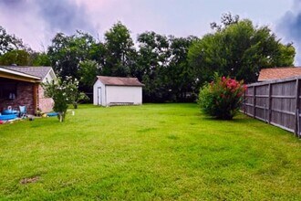 12202 Wessex Dr in Houston, TX - Building Photo - Building Photo