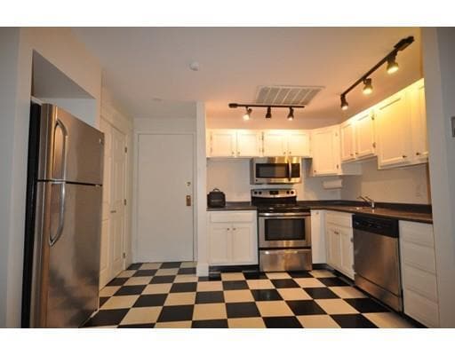151 Commonwealth Ave, Unit 706