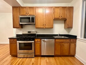 903 W Cornelia Ave in Chicago, IL - Building Photo - Building Photo