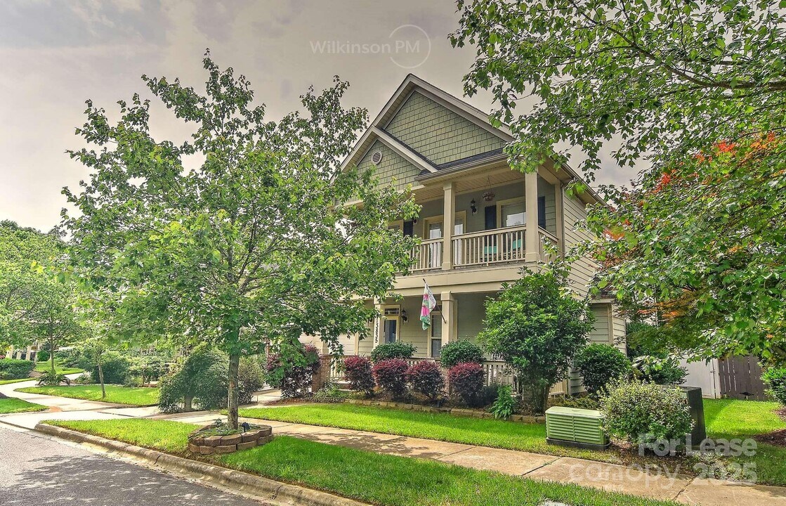 13835 Cedar Pond Cir in Huntersville, NC - Building Photo