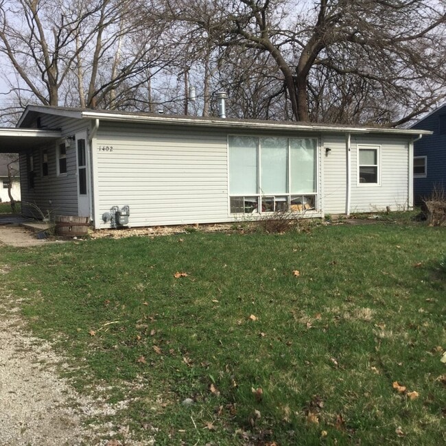 1402 Glendale Dr in Champaign, IL - Building Photo - Building Photo