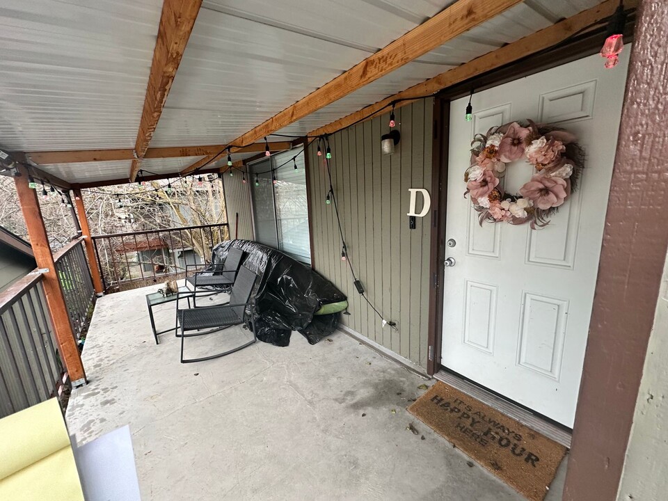 320 Independence Cir in Phoenix, OR - Building Photo