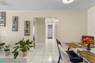 5850 NW 57th Ave in Tamarac, FL - Building Photo - Building Photo