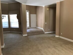 8 Chinier St in Palm Coast, FL - Building Photo - Building Photo