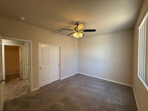 4786 E Old W Rd in Kingman, AZ - Building Photo - Building Photo