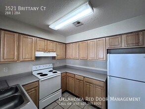 3521 Brittany Ct in Moore, OK - Building Photo - Building Photo