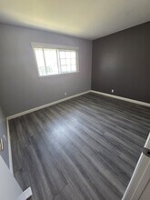 2012 E Mission Ave in Escondido, CA - Building Photo - Building Photo
