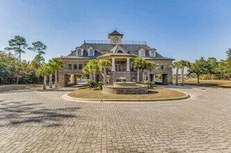 6726 Sarah Ann Way in Laurel Hill, FL - Building Photo - Building Photo