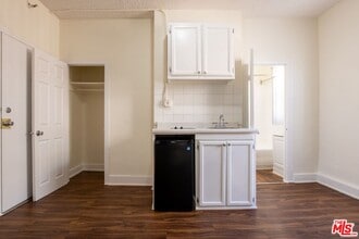 729 S Union Ave in Los Angeles, CA - Building Photo - Building Photo