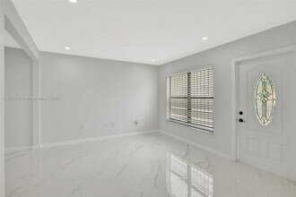 3916 NW 207 St Rd in Miami Gardens, FL - Building Photo - Building Photo