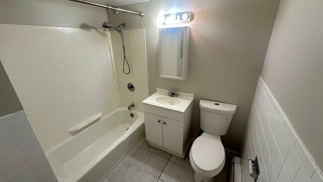 2802 N Rutherford Ave in Chicago, IL - Building Photo - Building Photo