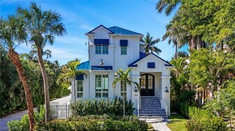 844 8th St S in Naples, FL - Building Photo