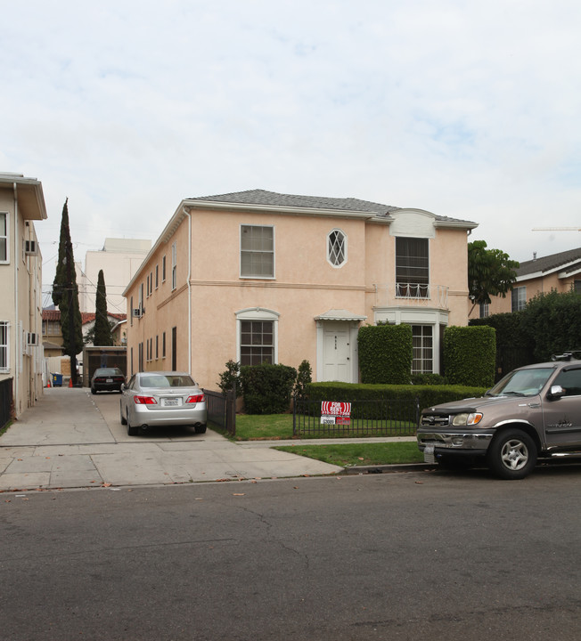 6111 Afton Pl in Los Angeles, CA - Foto de edificio