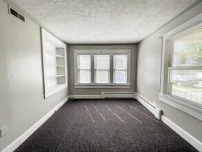 210 S Nichols Ave in Muncie, IN - Building Photo - Building Photo