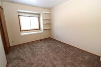 725 SE Peterson Dr photo'