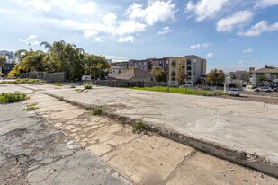 Columbia and Hawthorn in San Diego, CA - Building Photo