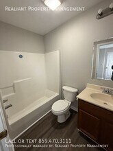 221 Tanbark Dr in Georgetown, KY - Building Photo - Building Photo