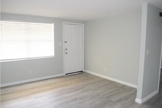 2110 Seaman Rd in Tampa, FL - Building Photo - Building Photo