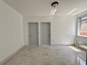 35-20 62nd St-Unit -2F in Queens, NY - Building Photo - Building Photo