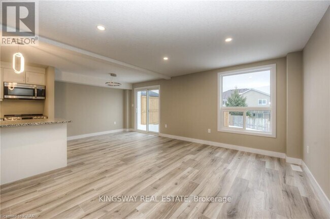 1 Highbrook St in Kitchener, ON - Building Photo - Building Photo