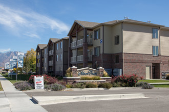 Silver Crest Senior Community in Taylorsville, UT - Foto de edificio - Building Photo