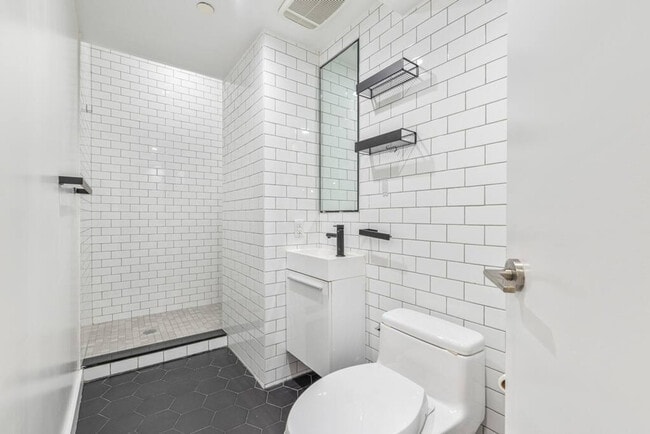 583 Lorimer St in Brooklyn, NY - Building Photo - Building Photo