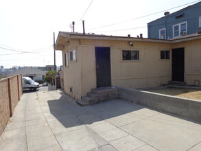 1037-1039 Waterloo St in Los Angeles, CA - Building Photo - Building Photo