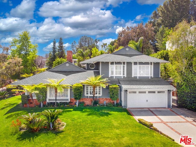 property at 3690 Crownridge Dr