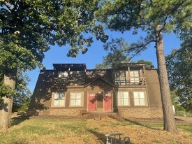 103 Myra Ln in Poteau, OK - Building Photo