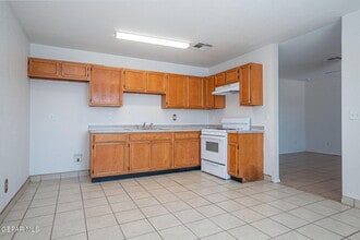 2352 Tierra Blanda Dr in El Paso, TX - Building Photo - Building Photo