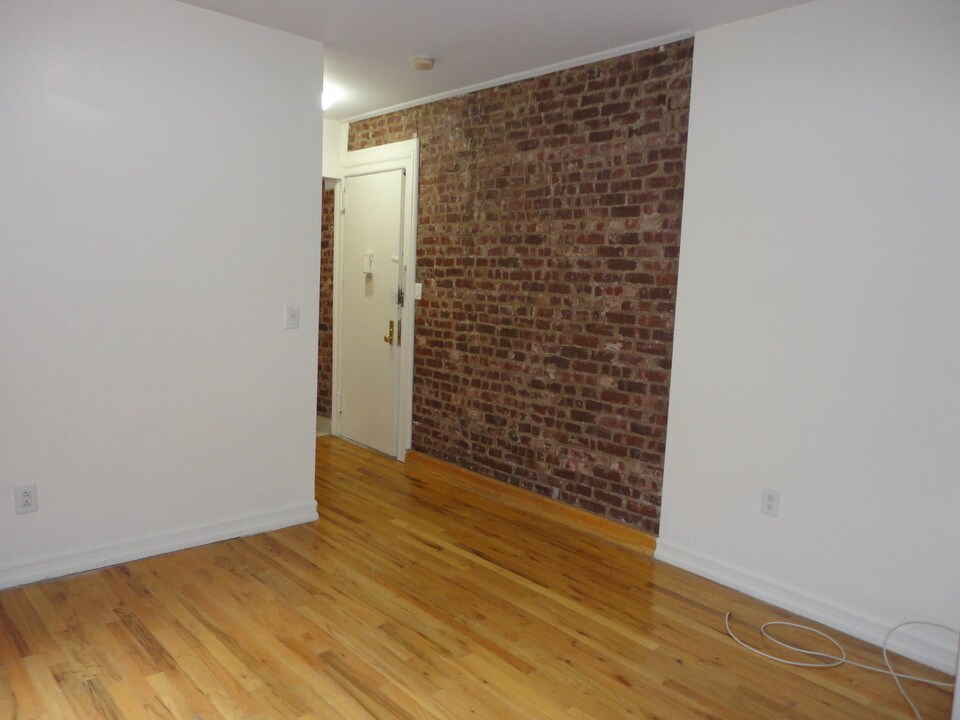 79 Haven Ave in New York, NY - Building Photo
