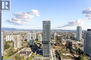 6087 Wilson Ave in Burnaby, BC - Building Photo