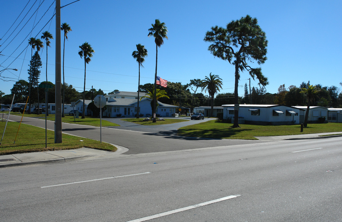 5151 4th St N in St. Petersburg, FL - Building Photo