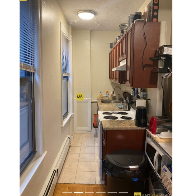 38 Bradford St, Unit 2 in Boston, MA - Foto de edificio - Building Photo