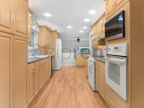 6209 121st Ave SE in Bellevue, WA - Building Photo - Building Photo