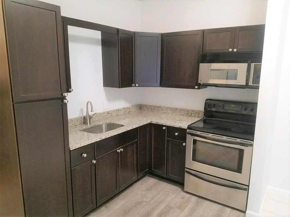 4 Webster Ave, Unit 2 in Somerville, MA - Foto de edificio