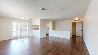 420 Buckeye Terrace in Redding, CA - Building Photo