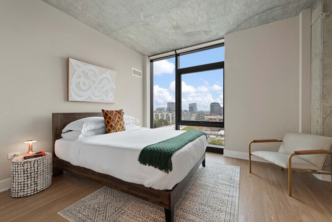 1044 W Van Buren St in Chicago, IL - Building Photo - Building Photo