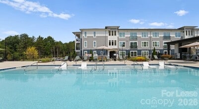 2546 Perimeter Pointe Pkwy in Charlotte, NC - Foto de edificio - Building Photo