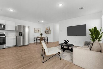 16759 N Marie Vlg Dr in Conroe, TX - Building Photo - Building Photo